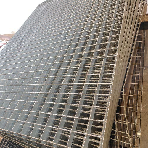 鋼格板鋼格柵板應用在工業(yè)廠房上的好處