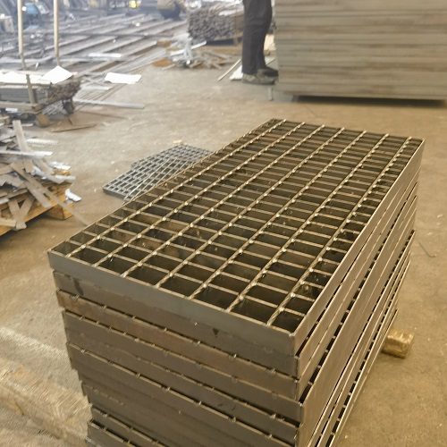 重型鋼格板鋼格柵板在城市中的應(yīng)用